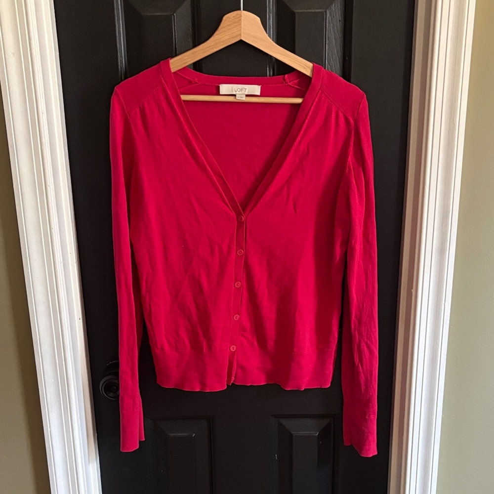 🌺 Vibrant Pink Cardigan